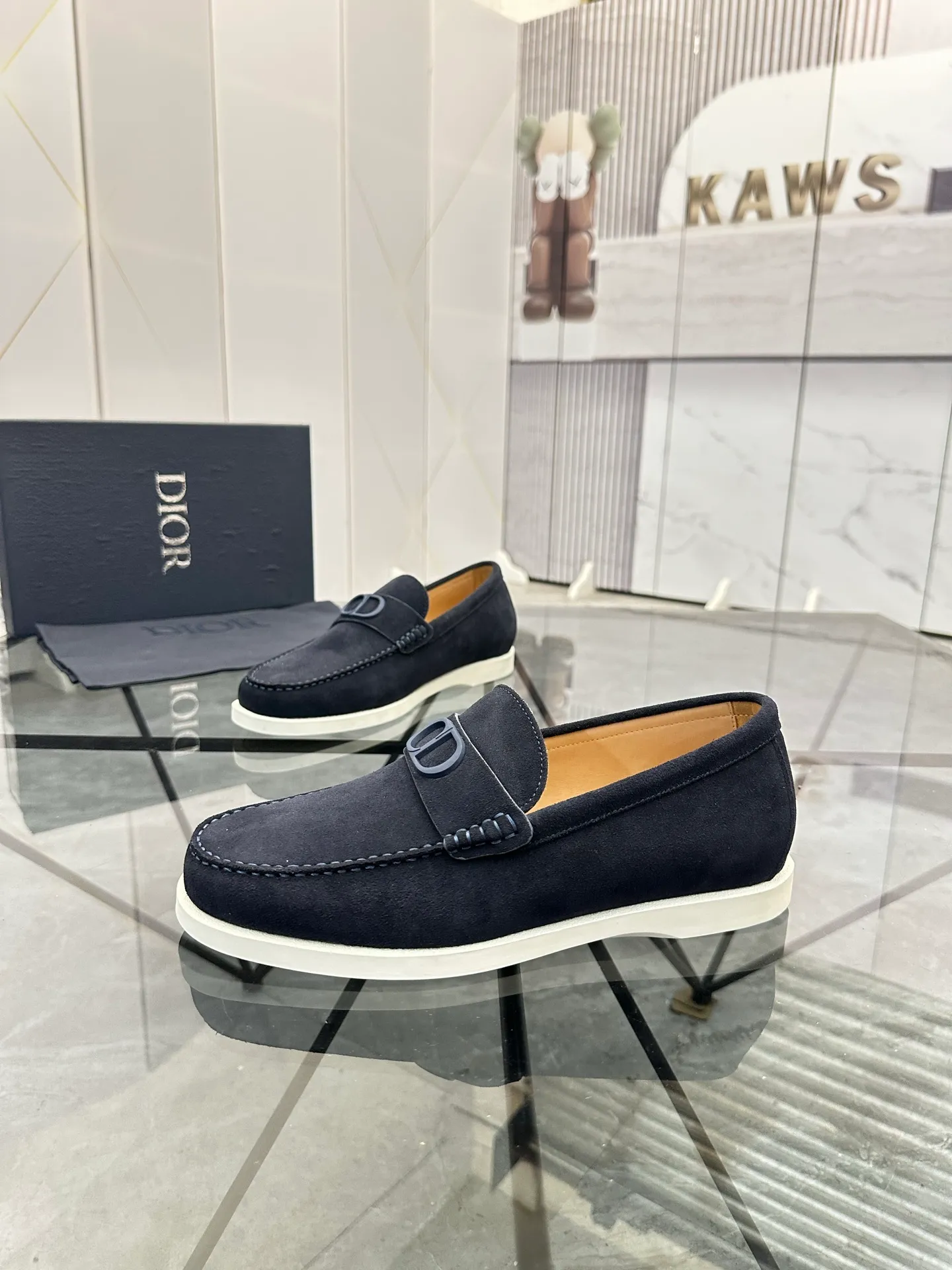 Selling men's shoes 💰: 💰P440¥ Product trademark: Dio* "Dior*" slip-on shoes Regular size: 39-44 (can be customized to 45.46) Product materials: imported nubuck leather upper, cowhide lining, original outsole. Number: 628